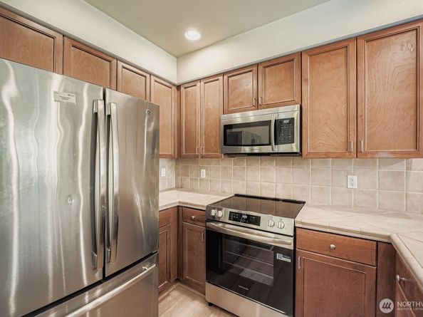 11004 NE 11th Street 406, Bellevue WA 98004