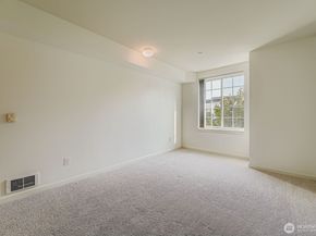 11004 NE 11th Street 406, Bellevue WA 98004