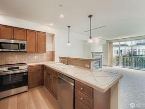 11004 NE 11th Street 406, Bellevue WA 98004