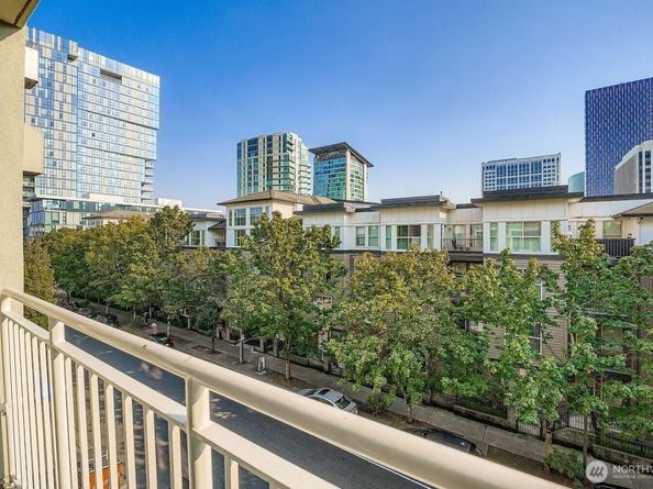 11004 NE 11th Street 406, Bellevue WA 98004