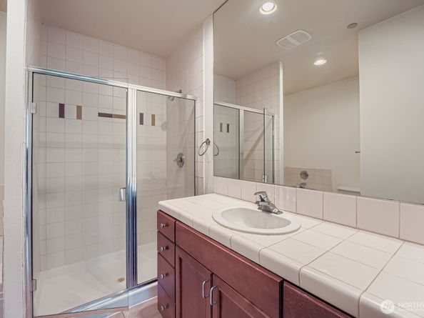 11004 NE 11th Street 406, Bellevue WA 98004