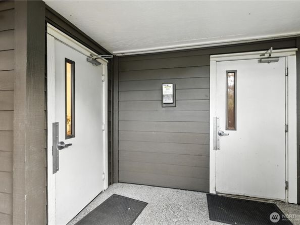 300 N 130th Street 7111, Seattle WA 98133