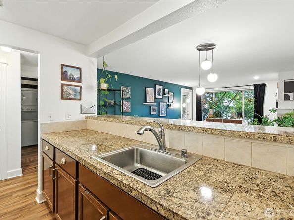 300 N 130th Street 7111, Seattle WA 98133