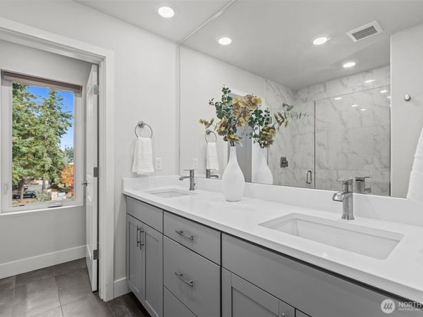 13347 Greenwood Avenue N C, Seattle WA 98133