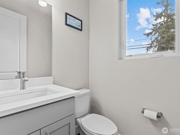 13347 Greenwood Avenue N C, Seattle WA 98133