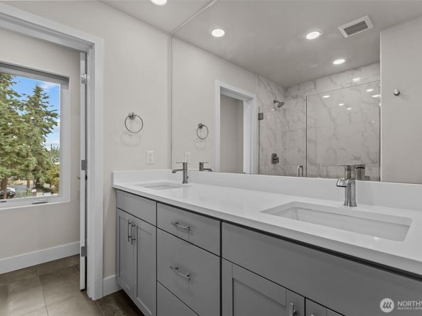 13347 Greenwood Avenue N C, Seattle WA 98133