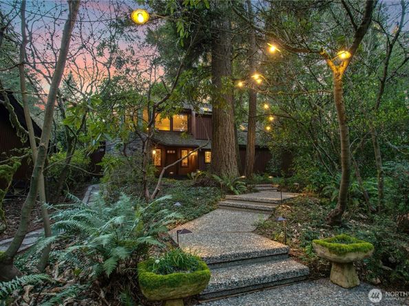 1815 102nd Place SE, Bellevue WA 98004