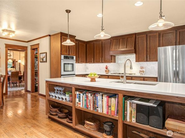 1815 102nd Place SE, Bellevue WA 98004