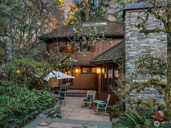 1815 102nd Place SE, Bellevue WA 98004