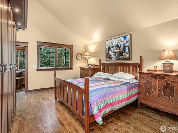 1815 102nd Place SE, Bellevue WA 98004