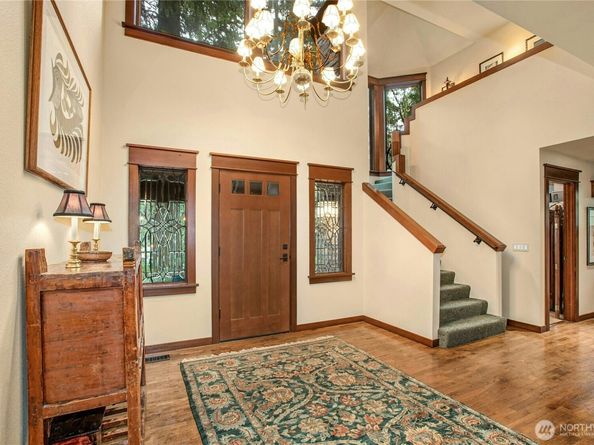 1815 102nd Place SE, Bellevue WA 98004