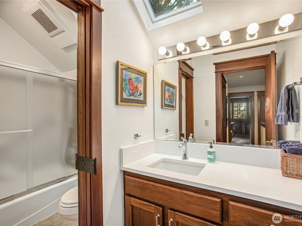 1815 102nd Place SE, Bellevue WA 98004