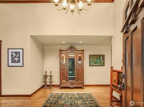 1815 102nd Place SE, Bellevue WA 98004