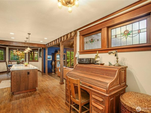 1815 102nd Place SE, Bellevue WA 98004