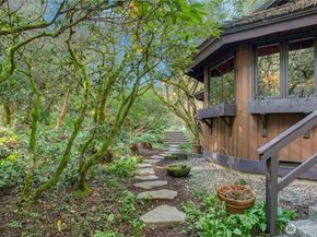 1815 102nd Place SE, Bellevue WA 98004