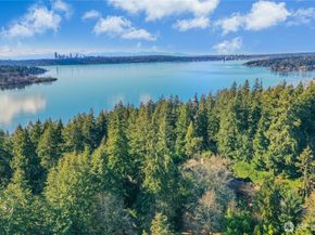 1815 102nd Place SE, Bellevue WA 98004