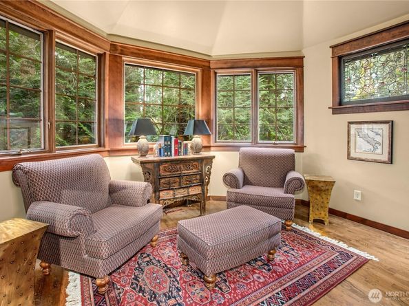 1815 102nd Place SE, Bellevue WA 98004