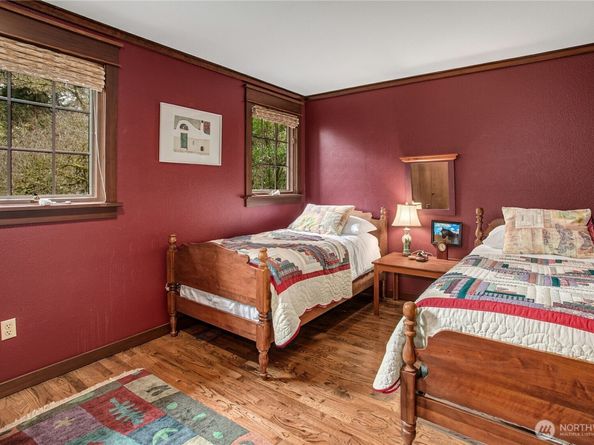 1815 102nd Place SE, Bellevue WA 98004