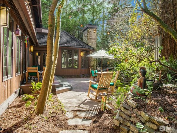 1815 102nd Place SE, Bellevue WA 98004