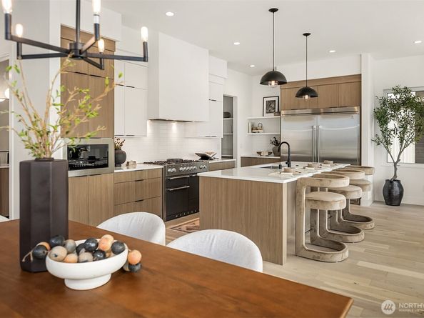3428 13th Avenue W, Seattle WA 98119