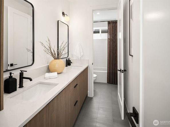 3428 13th Avenue W, Seattle WA 98119