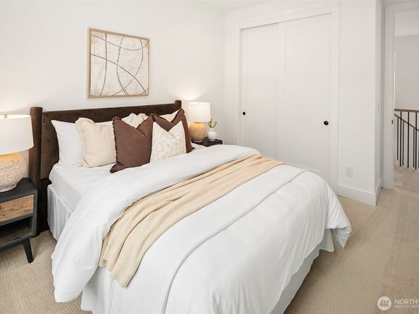 3428 13th Avenue W, Seattle WA 98119