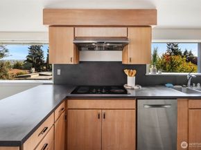 3205 25th Avenue W, Seattle WA 98199