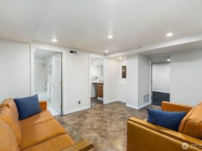 3205 25th Avenue W, Seattle WA 98199