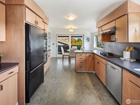 3205 25th Avenue W, Seattle WA 98199