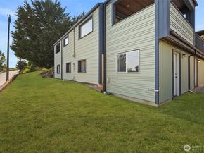 3205 25th Avenue W, Seattle WA 98199