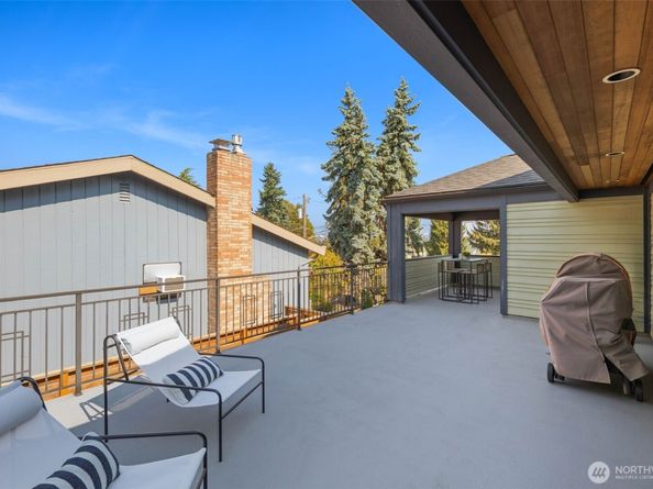 3205 25th Avenue W, Seattle WA 98199
