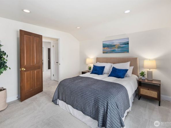3205 25th Avenue W, Seattle WA 98199
