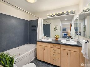 3205 25th Avenue W, Seattle WA 98199