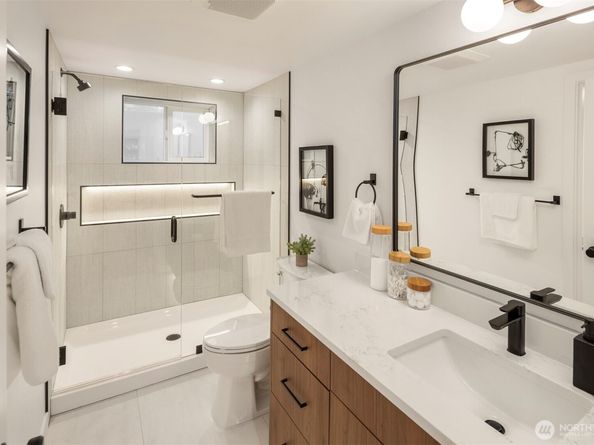 10541 Ashworth Avenue N, Seattle WA 98133