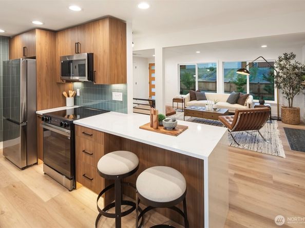 10541 Ashworth Avenue N, Seattle WA 98133