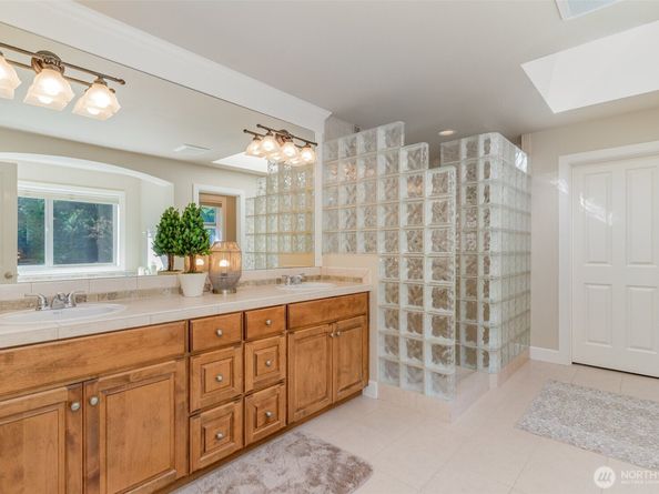13822 233rd Street SE, Woodinville WA 98296