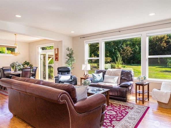 13822 233rd Street SE, Woodinville WA 98296