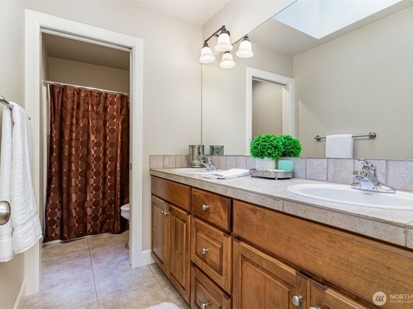 13822 233rd Street SE, Woodinville WA 98296