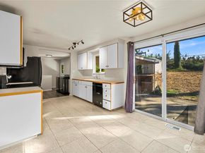 25416 31st Avenue S, Kent WA 98032