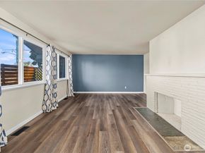 25416 31st Avenue S, Kent WA 98032