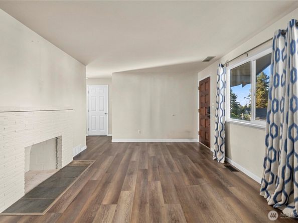 25416 31st Avenue S, Kent WA 98032