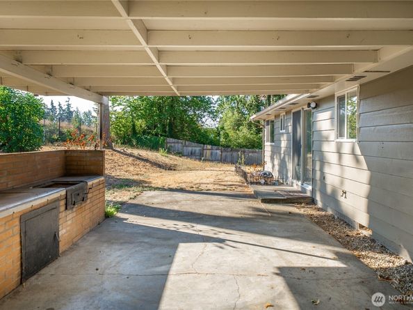 25416 31st Avenue S, Kent WA 98032
