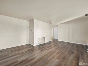 25416 31st Avenue S, Kent WA 98032