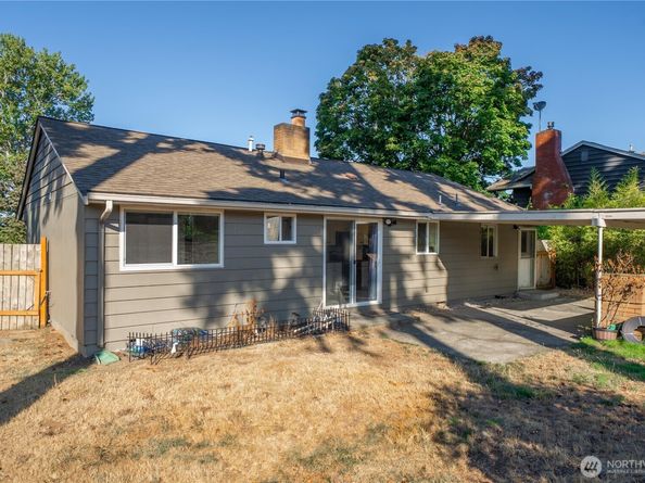 25416 31st Avenue S, Kent WA 98032