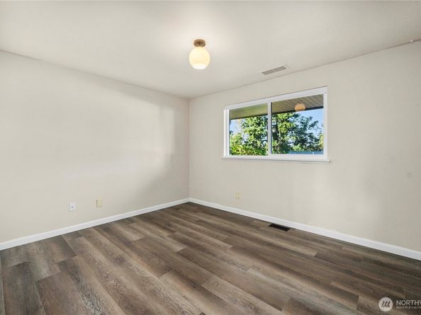 25416 31st Avenue S, Kent WA 98032