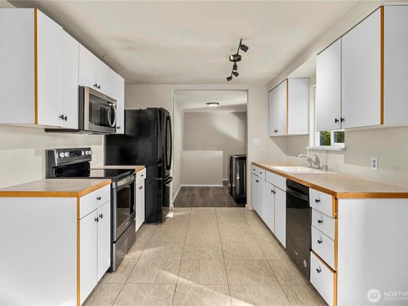 25416 31st Avenue S, Kent WA 98032