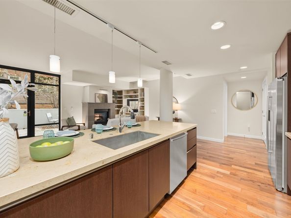 10000 Main St 201, Bellevue WA 98004