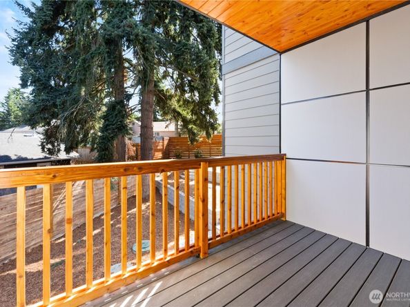 14060 7th Place S, Burien WA 98168