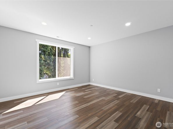 14060 7th Place S, Burien WA 98168