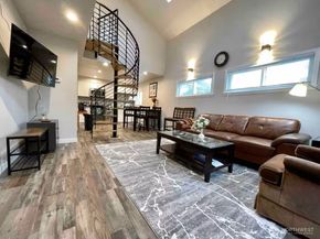 9240 39th Avenue S, Seattle WA 98118